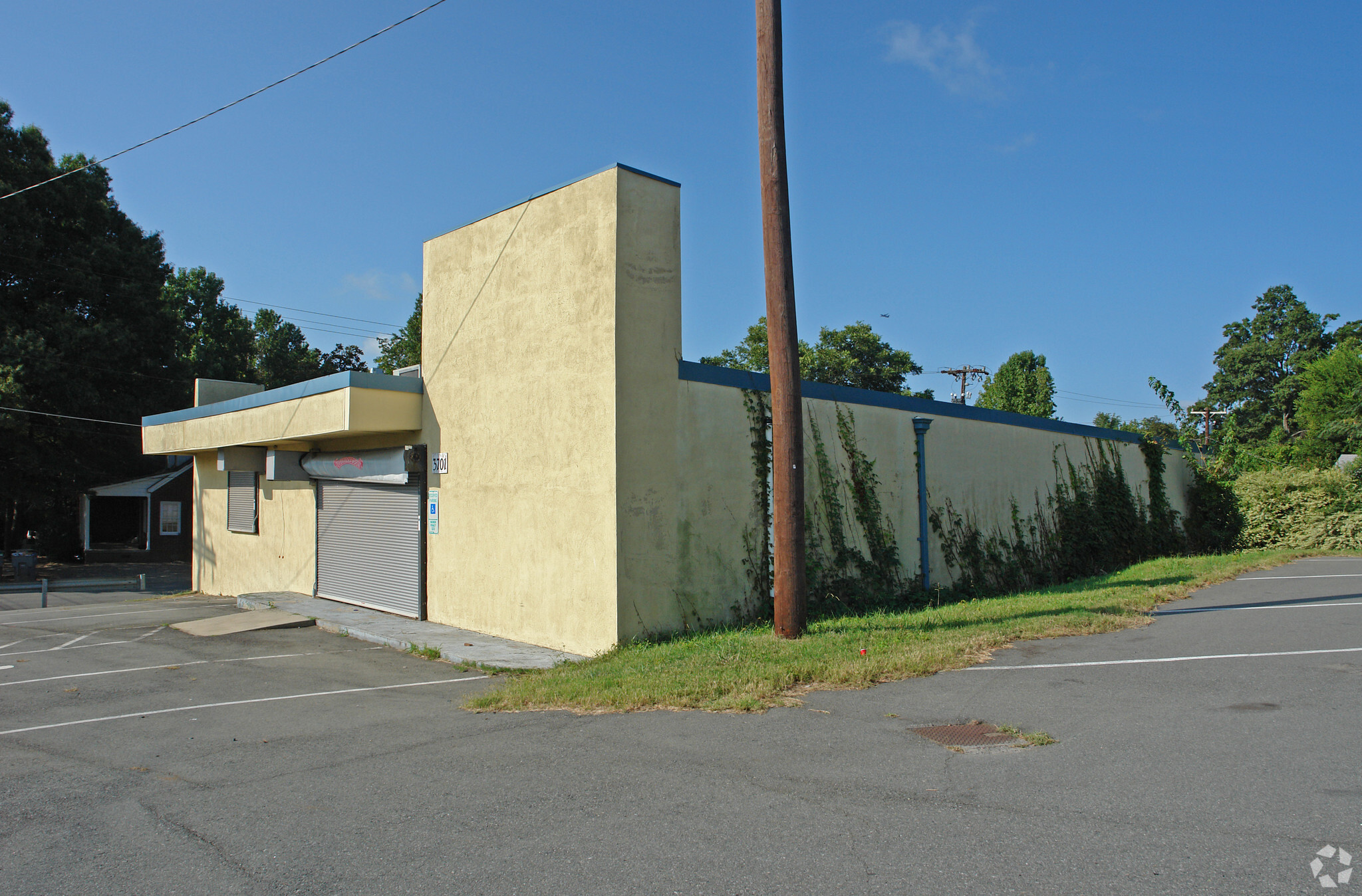 3709 Freedom Dr, Charlotte, NC for sale Primary Photo- Image 1 of 1