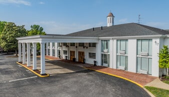 Gardiner Point - Theater