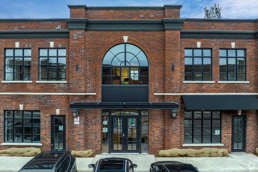 66 Jutland Rd, Toronto, ON for lease - Building Photo - Image 3 of 4