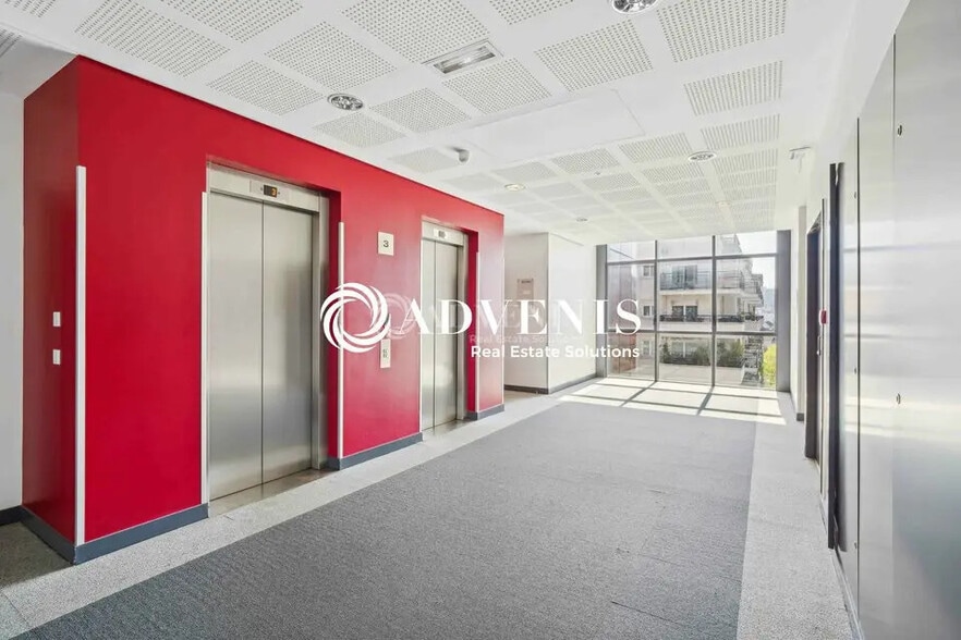 Office in Rosny-sous-Bois for lease - Lobby - Image 3 of 12