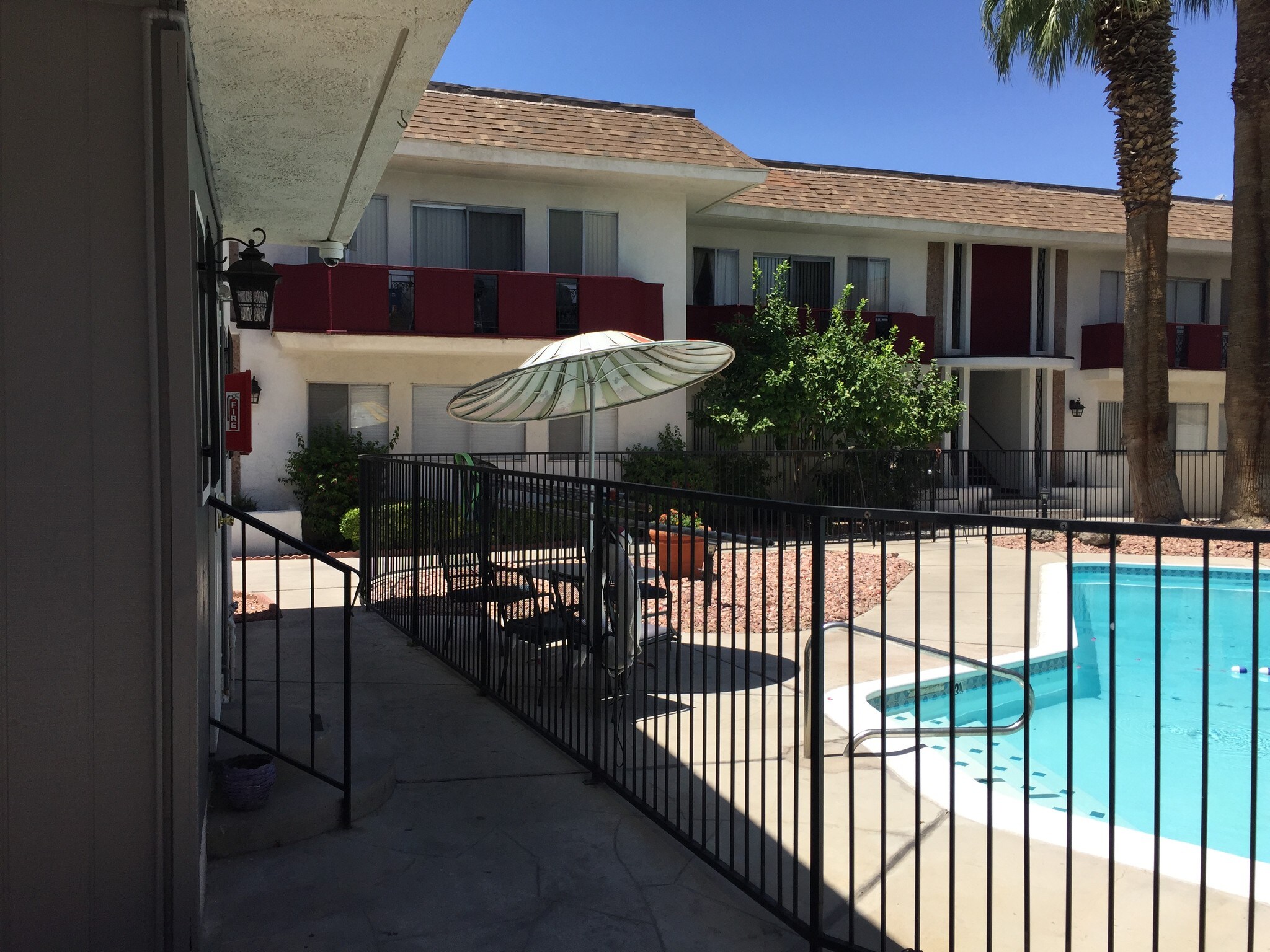 550 Elm Dr, Las Vegas, NV 89169 Windsor Apts PRICE REDUCED 100
