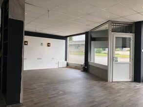 689 George St, Aberdeen for lease Interior Photo- Image 2 of 2