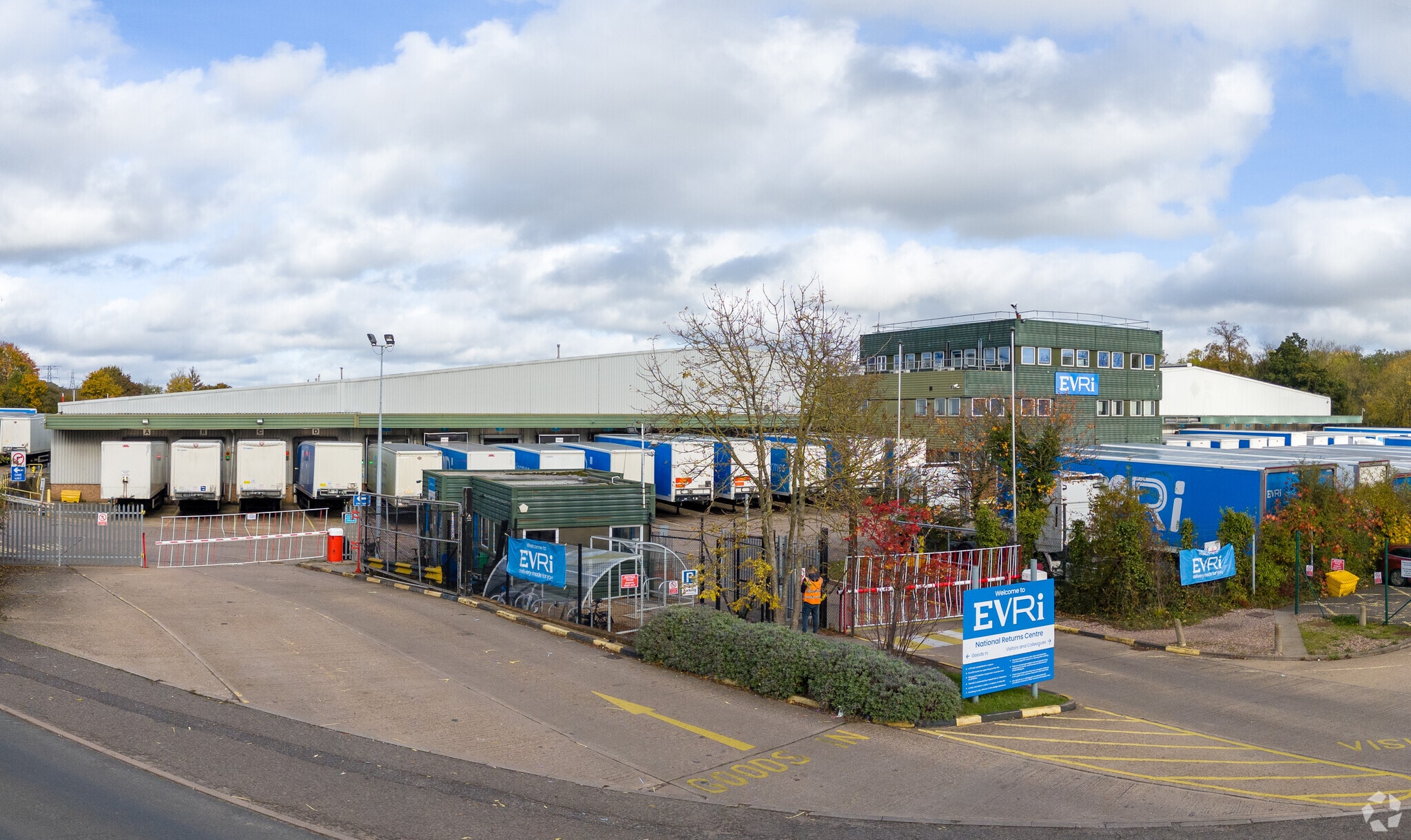 Cosford Ln, Rugby for sale Primary Photo- Image 1 of 1