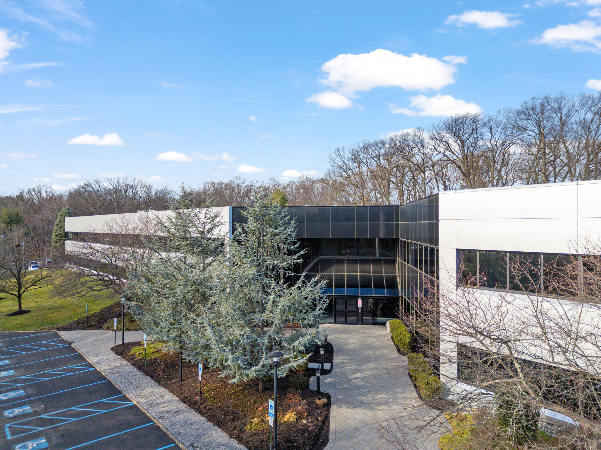 50 Chestnut Ridge Rd, Montvale, NJ for lease Building Photo- Image 1 of 32