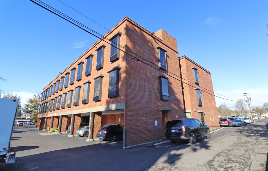 777 High St, Eugene, OR for lease - Building Photo - Image 3 of 6