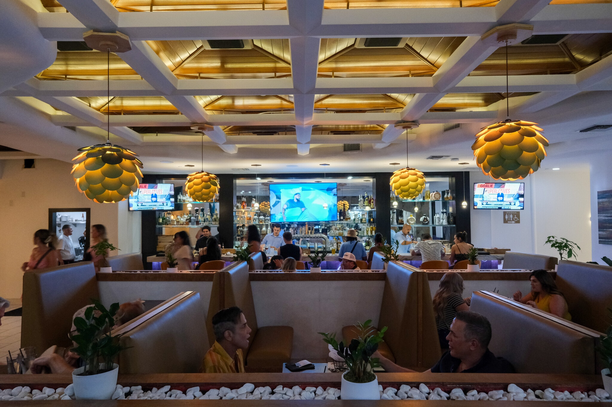 262 S Palm Canyon Dr, Palm Springs, CA for sale Interior Photo- Image 1 of 4