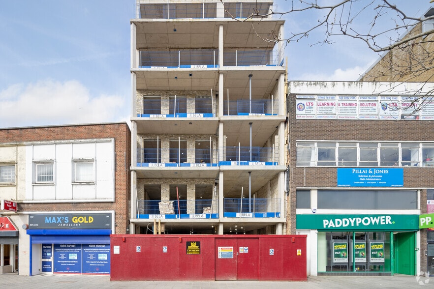 124 The Grv, London for lease - Building Photo - Image 2 of 2