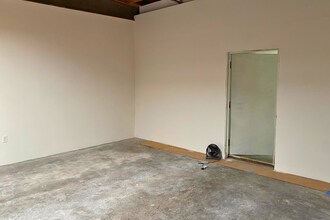 3221 S Hill St, Los Angeles, CA for lease Interior Photo- Image 2 of 4