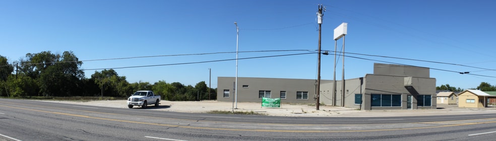 1220 Mineral Wells Hwy, Weatherford, TX for lease - Building Photo - Image 3 of 17