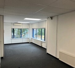 Bridge Rd, Welwyn Garden City for lease Interior Photo- Image 2 of 2