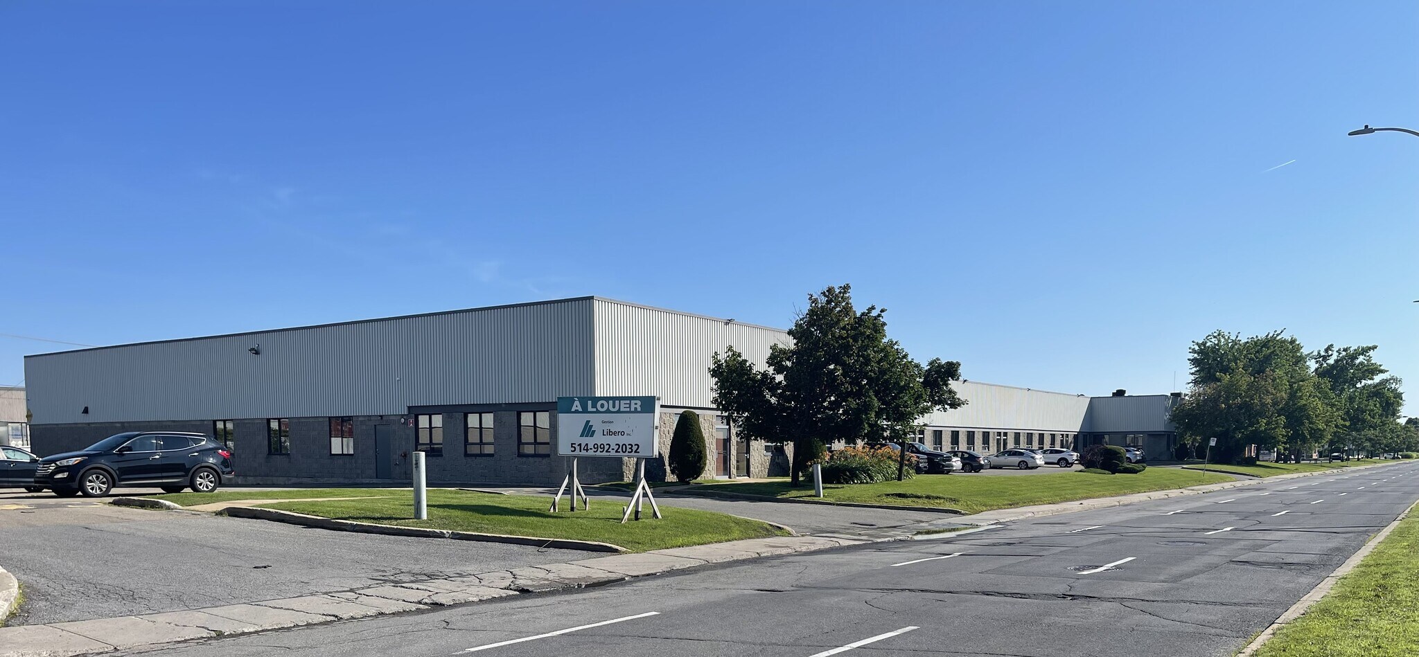 121-135 Boul Brunswick, Pointe-claire, QC for lease Building Photo- Image 1 of 11