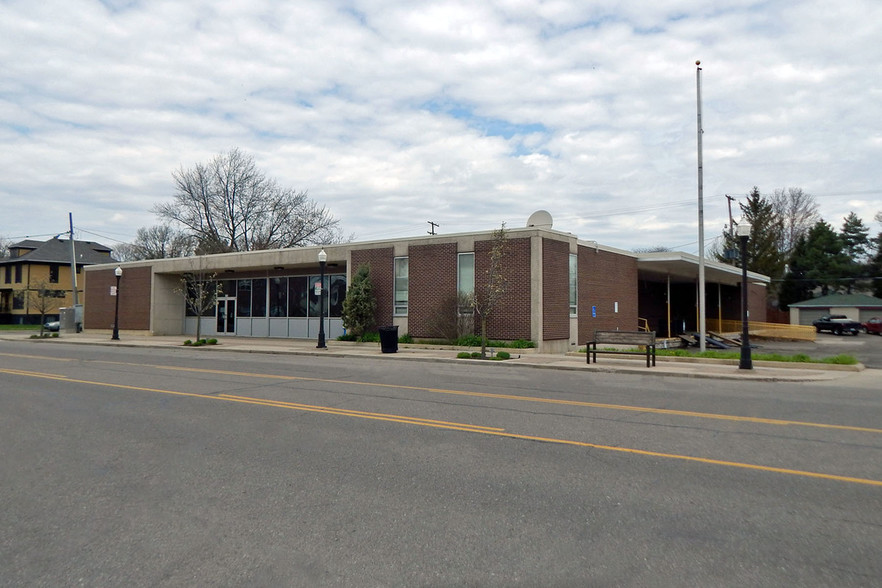 166 Oak St, Wyandotte, MI for sale - Primary Photo - Image 1 of 1