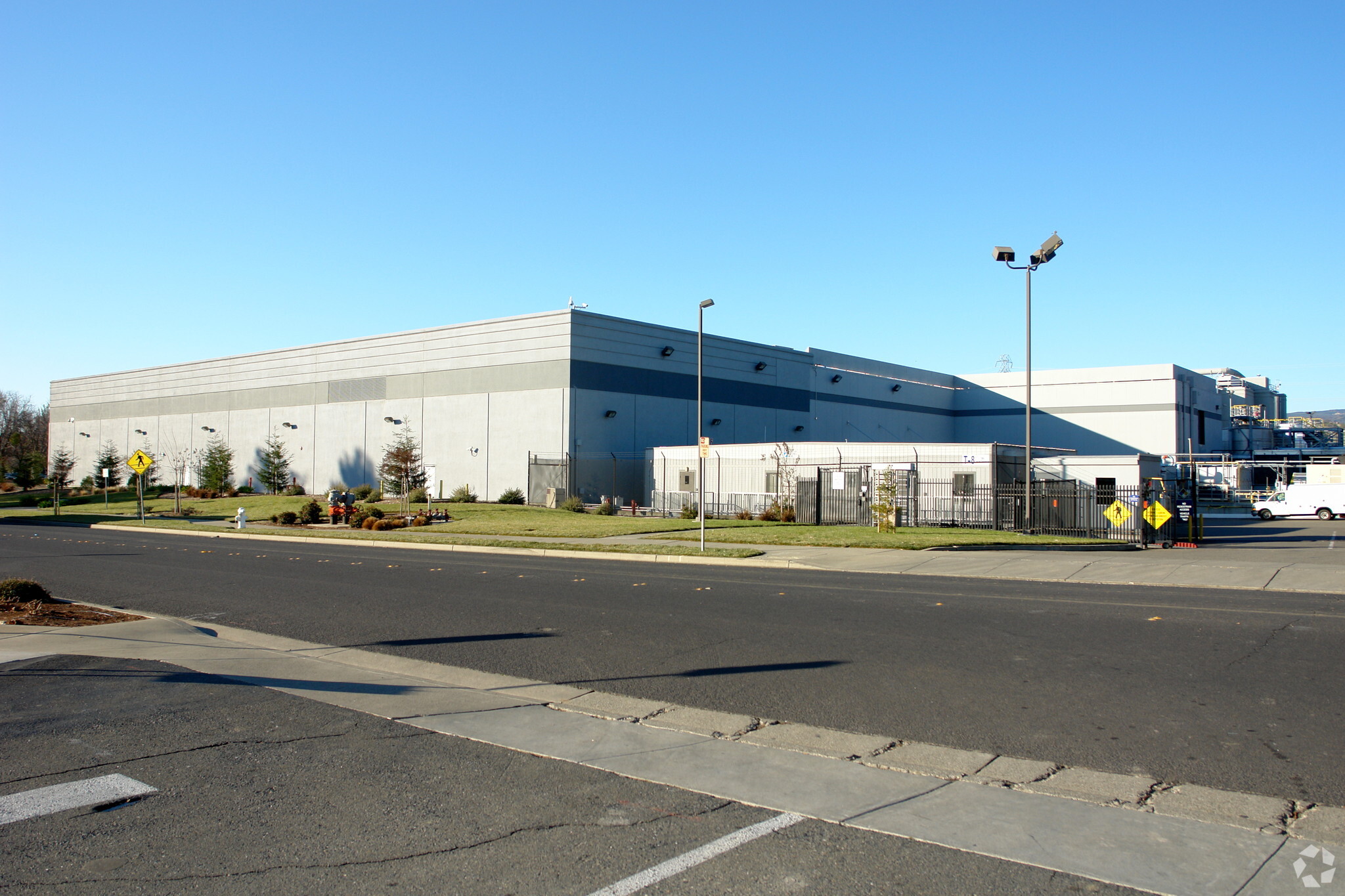 700 Eubanks Dr, Vacaville, CA for lease Primary Photo- Image 1 of 4