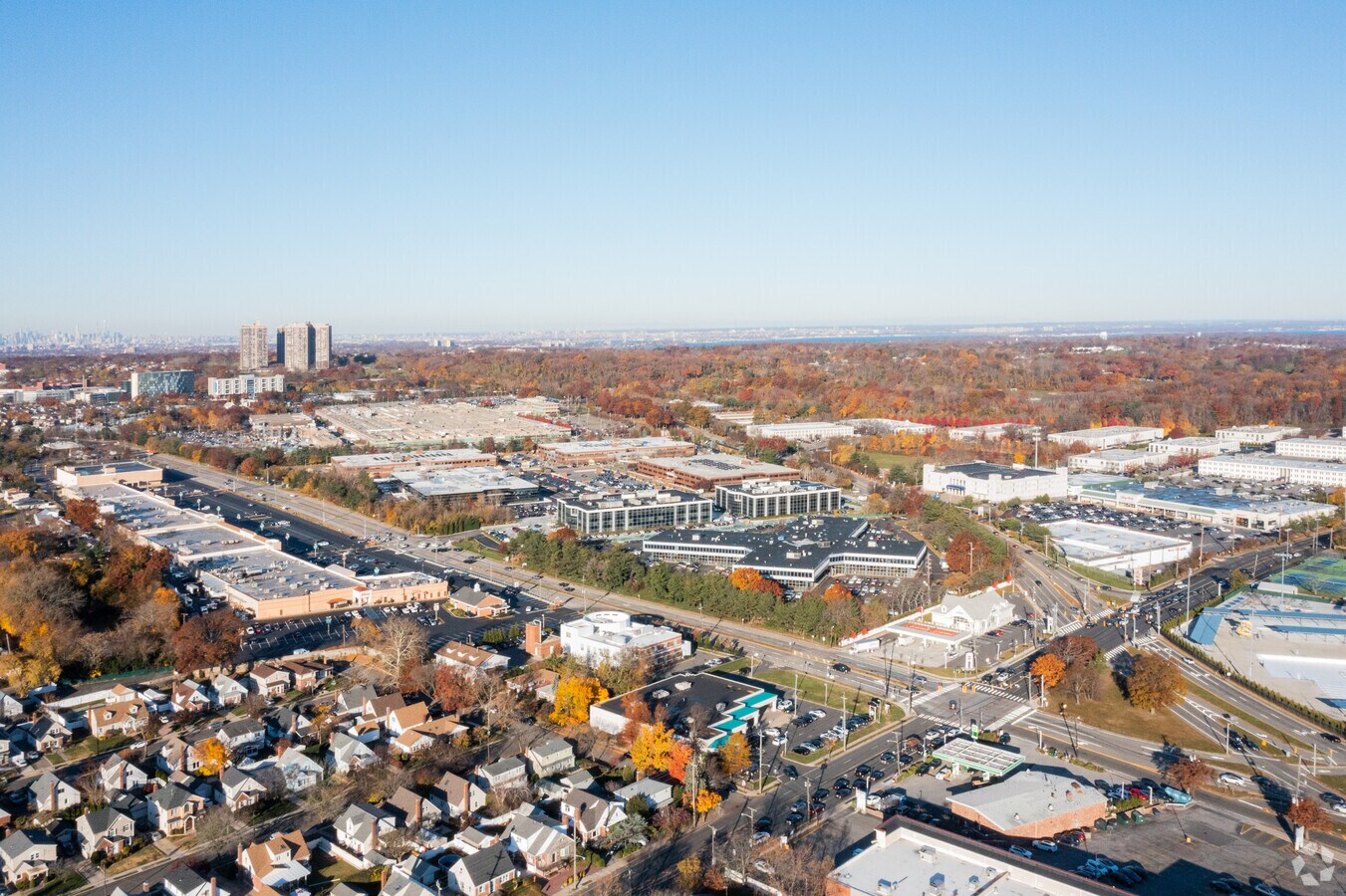 15261596 Union Tpke, New Hyde Park, NY 11040