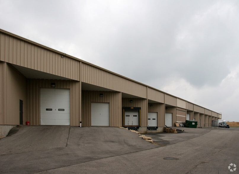 2881 Commerce Park Dr, Madison, WI for lease - Building Photo - Image 2 of 2