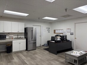 1301 SW 2nd St, Pompano Beach, FL for lease Interior Photo- Image 2 of 24