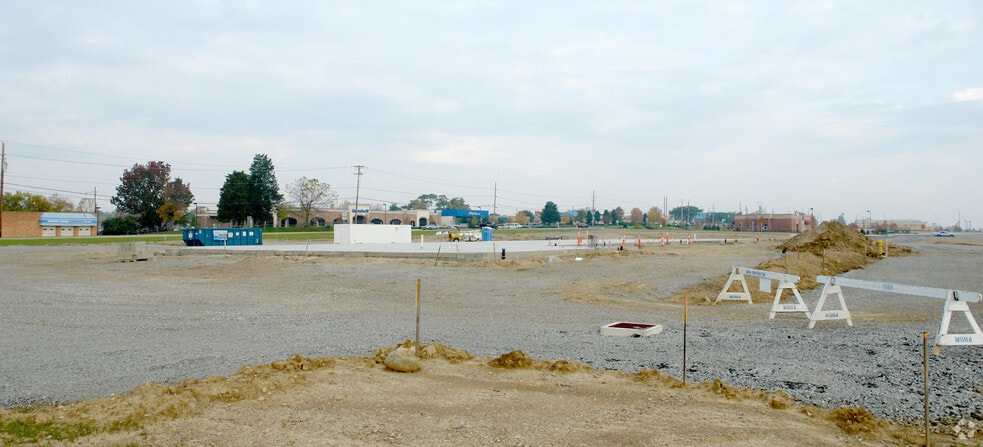 2260 N Fairfield Rd, Dayton, OH for lease - Building Photo - Image 2 of 10