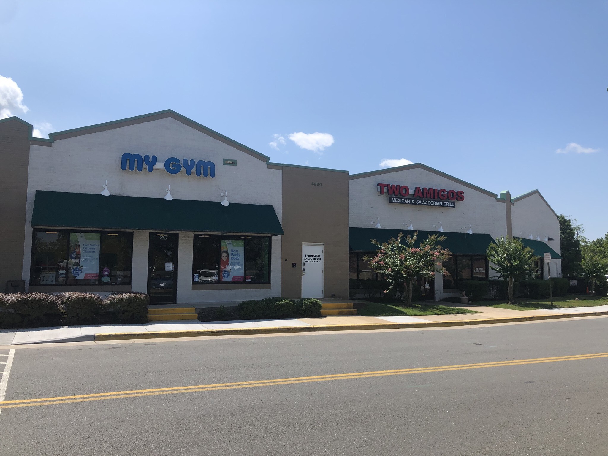 4368 Chantilly Pl, Chantilly, VA 20151 - Chantilly Shopping Center