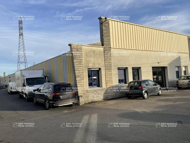 Flex in Ingré for lease - Building Photo - Image 1 of 11