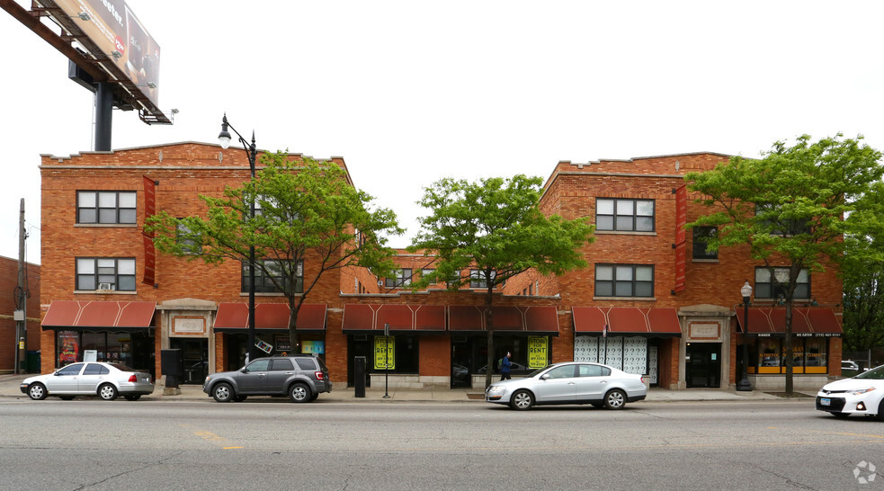 4019-4027 W Irving Park Rd, Chicago, IL for lease - Building Photo - Image 2 of 5