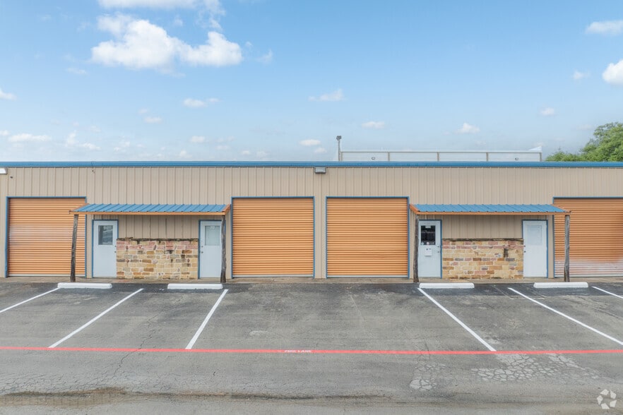 2602 Fort Worth Hwy, Weatherford, TX for lease - Building Photo - Image 2 of 20