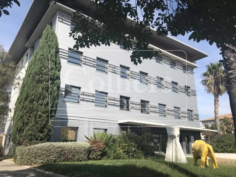 Office in Marseille for lease - Building Photo - Image 1 of 5