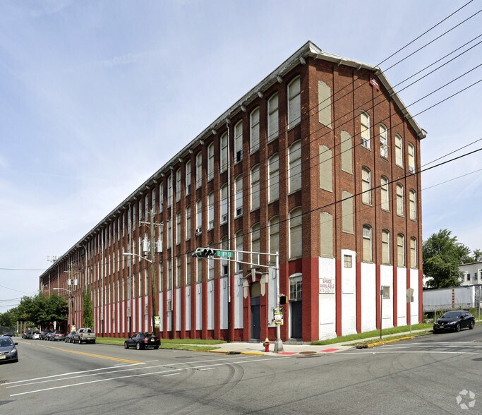 245 10th Ave, Paterson, NJ for sale - Primary Photo - Image 1 of 1
