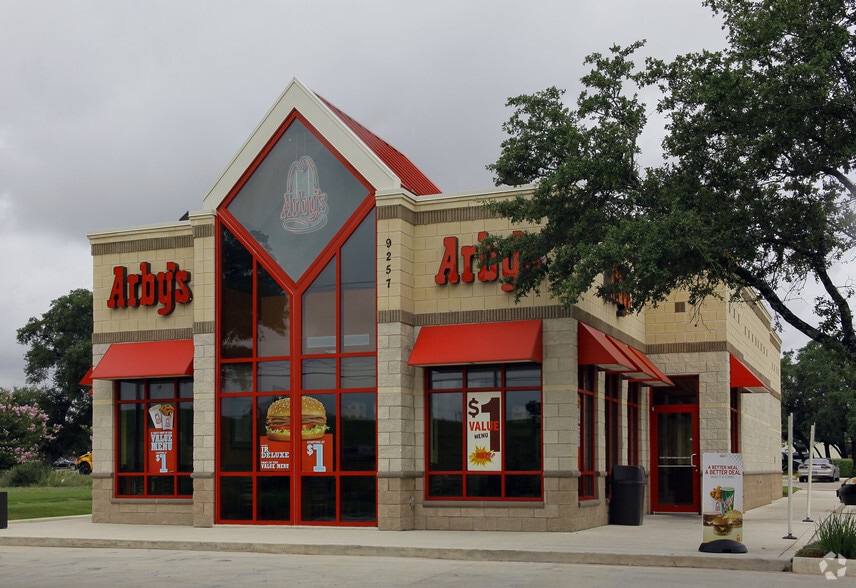 9257 N Loop 1604 W, San Antonio, TX for lease - Building Photo - Image 2 of 2