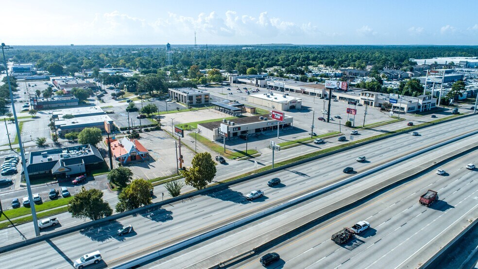 123 W Main St, Humble, TX for sale - Building Photo - Image 2 of 10