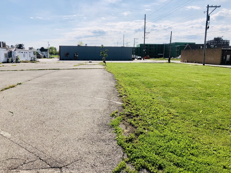 108 N Center St, Marshalltown, IA for sale - Primary Photo - Image 1 of 1