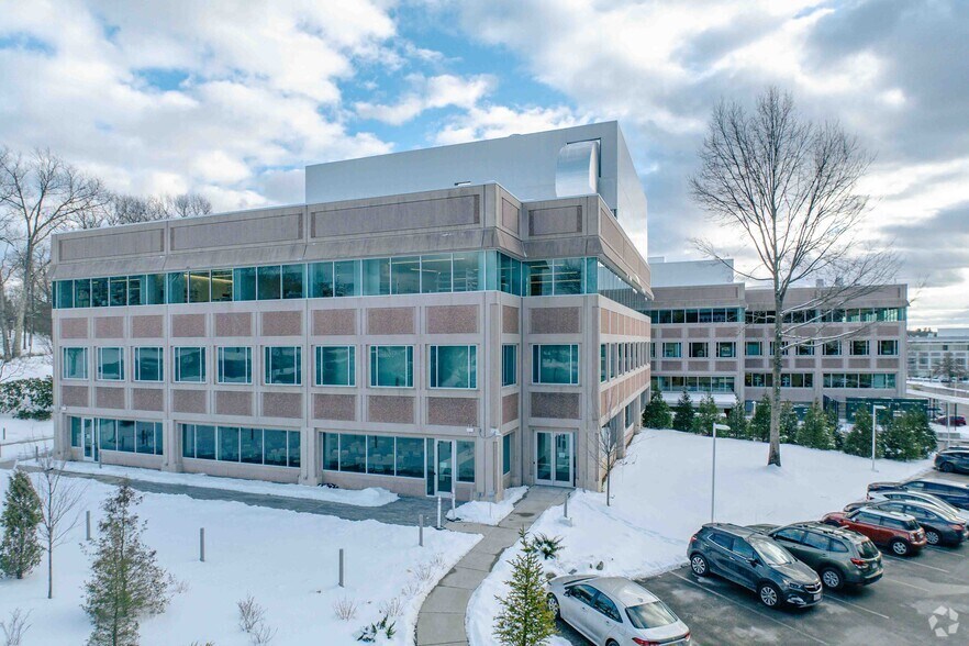 880 Winter St, Waltham, MA for lease - Building Photo - Image 2 of 5