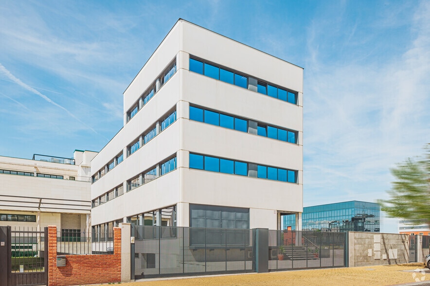 Avenida de Juan Caramuel, 7, Leganés, Madrid for sale - Primary Photo - Image 1 of 10