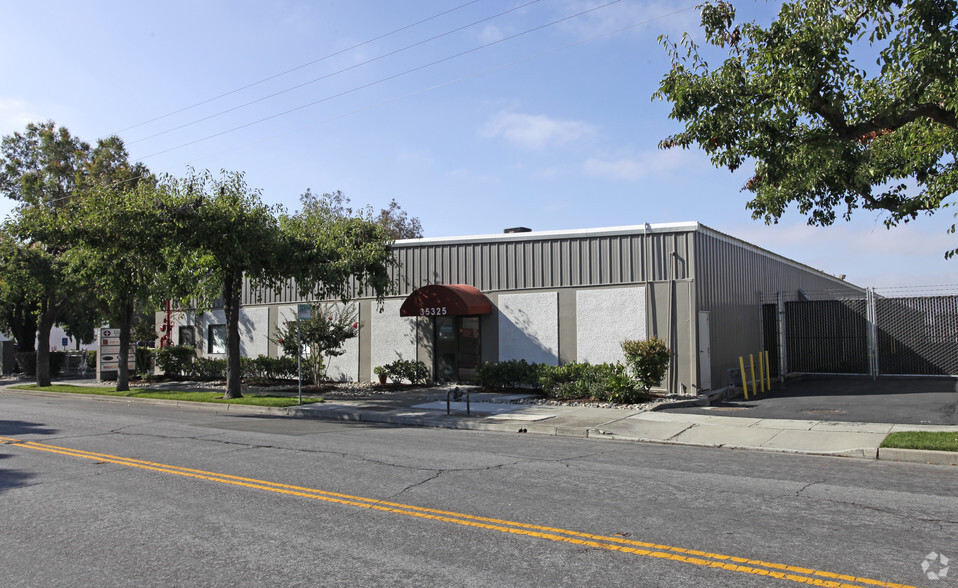 35325-35263 Fircrest St, Newark, CA for lease - Building Photo - Image 3 of 25