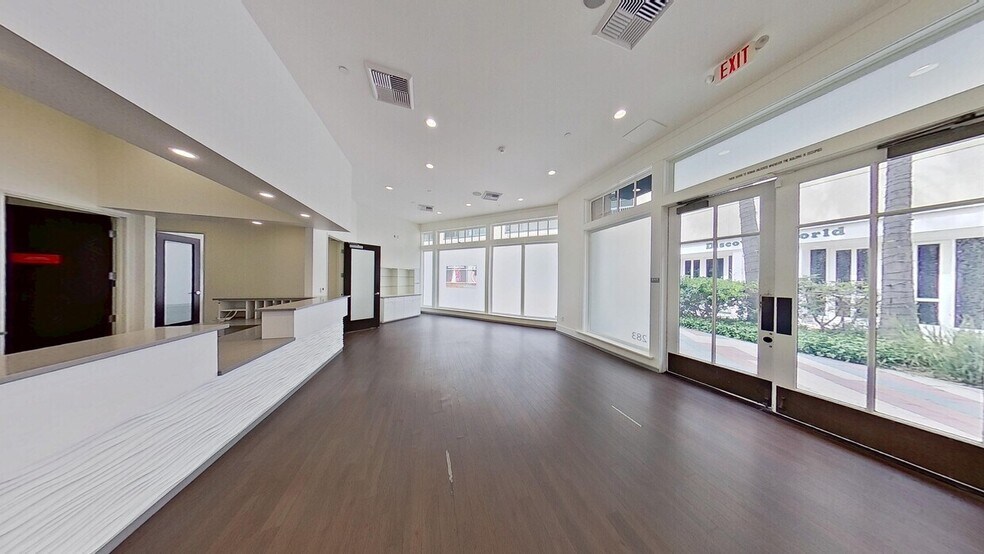 520 Deep Valley Dr, Rolling Hills Estates, CA for lease - Building Photo - Image 1 of 61