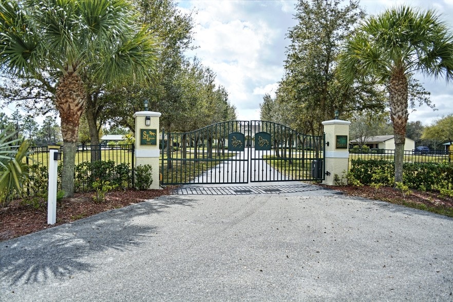 22904 75th Ave E, Bradenton, FL for sale - Primary Photo - Image 1 of 1