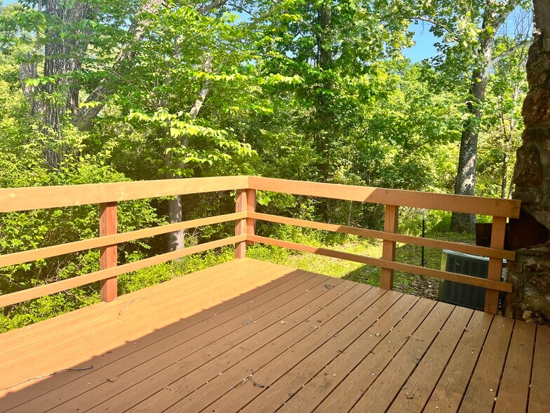 15722 N State Highway 5, Sunrise Beach, MO 65079 15722 N State Hwy 5