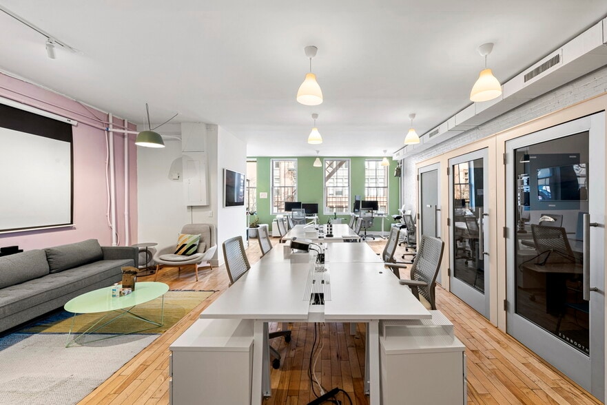 9 Great Jones St, New York, NY 10012