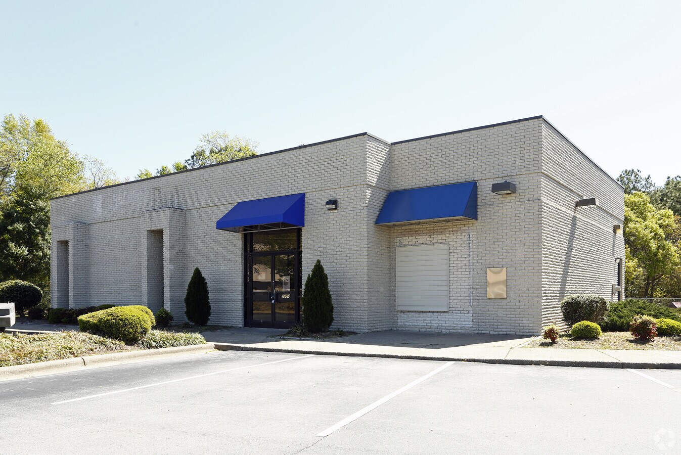 2897 Village Dr, Fayetteville, NC 28304