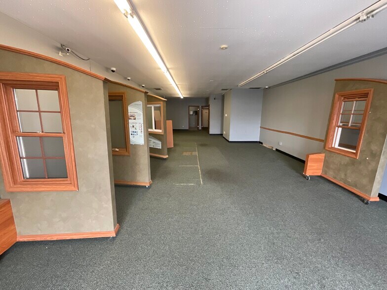 821 W Coliseum Blvd, Fort Wayne, IN for sale - Interior Photo - Image 1 of 1