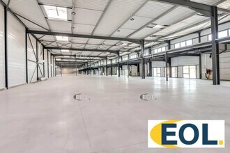 Flex in Le Thillay for lease Interior Photo- Image 1 of 5