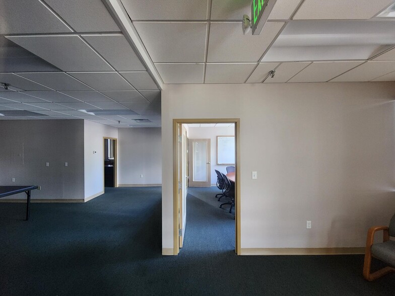 11 Vanderbilt Ave, Norwood, MA for lease - Building Photo - Image 3 of 11