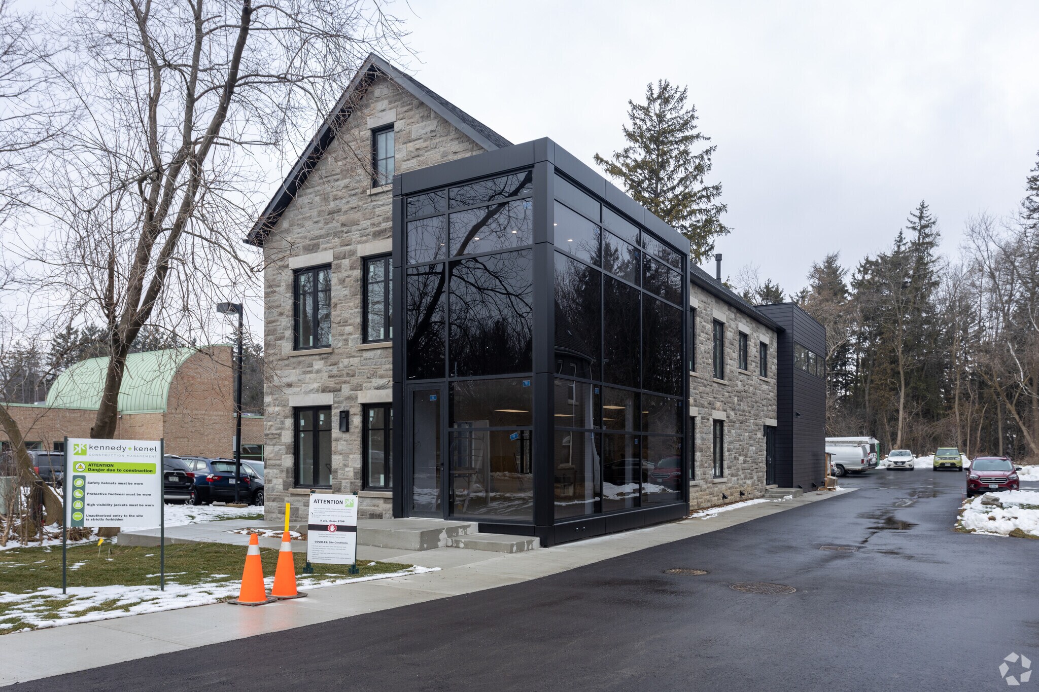 213 Wilson St E, Ancaster, ON for sale Primary Photo- Image 1 of 1