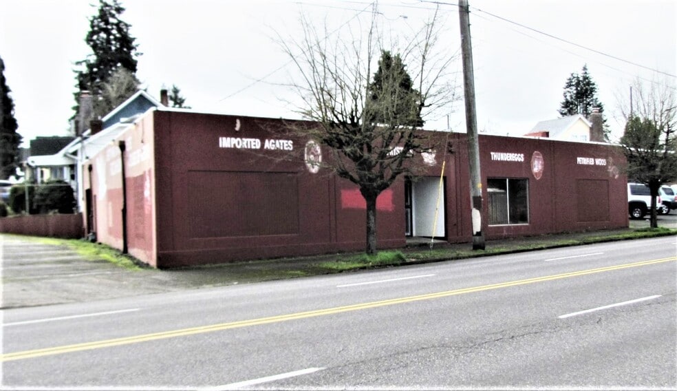 7736 NE Sandy Blvd, Portland, OR for sale - Primary Photo - Image 1 of 9
