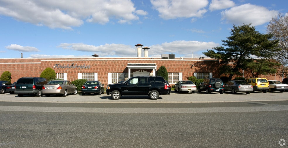 193 Hanse Ave, Freeport, NY for sale - Primary Photo - Image 1 of 1