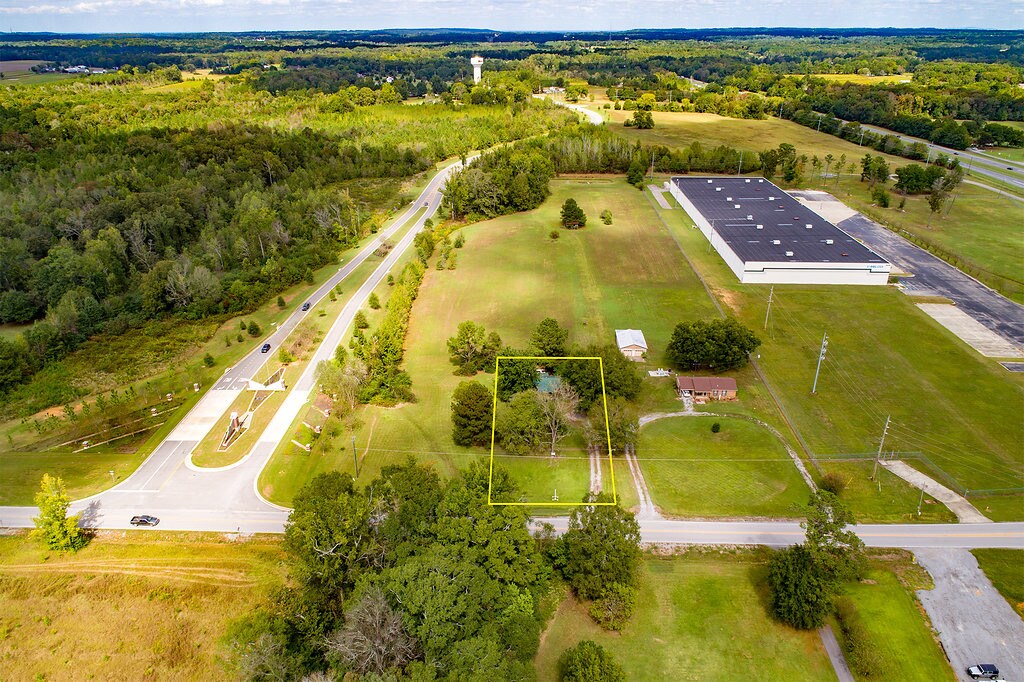 1586 Thompson Rd, Hartselle, AL 35640