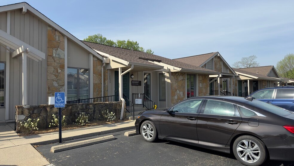 12053 Sheraton Ln, Springdale, OH 45246 Sheraton Lane5