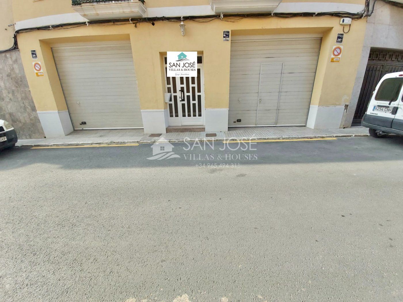 Retail in Alicante for sale Building Photo- Image 1 of 12