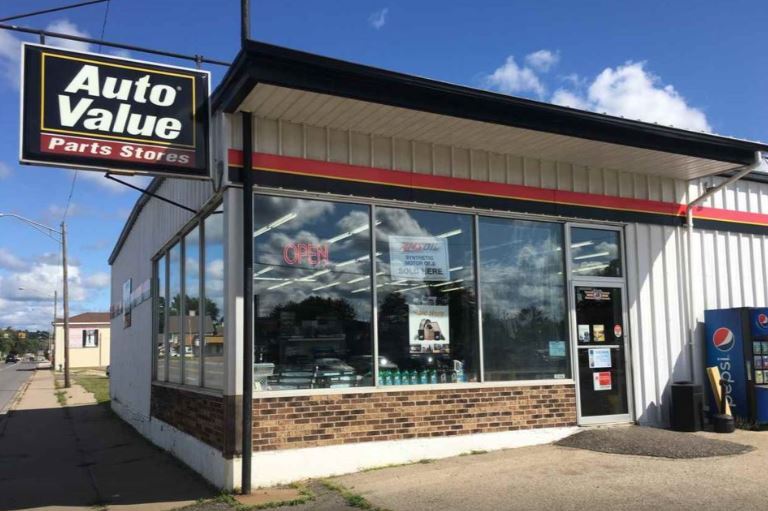 1245 Carpenter Ave, Iron Mountain, MI for sale - Primary Photo - Image 1 of 1