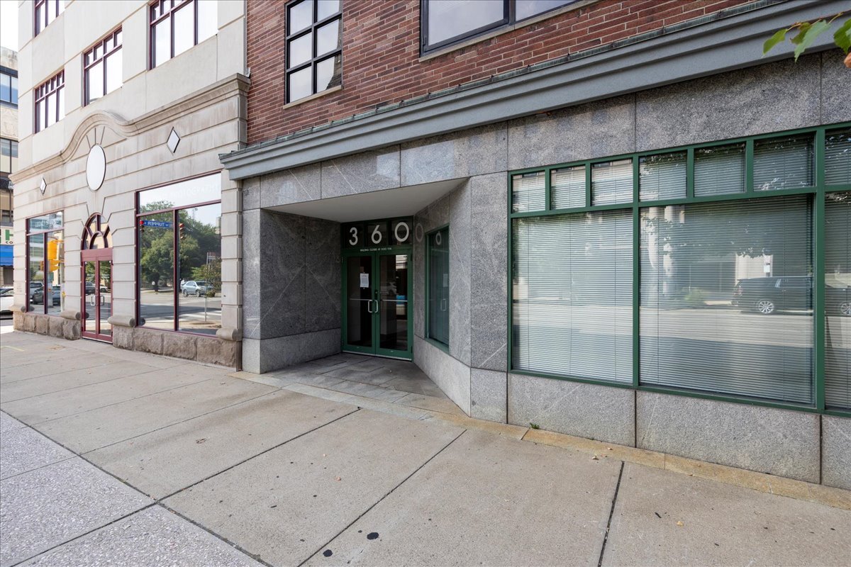 360 Delaware Ave, Buffalo, NY for lease Building Photo- Image 1 of 5