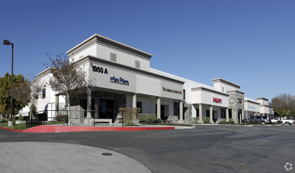 1950-2000 S Grove Ave, Ontario, CA for lease - Primary Photo - Image 1 of 9